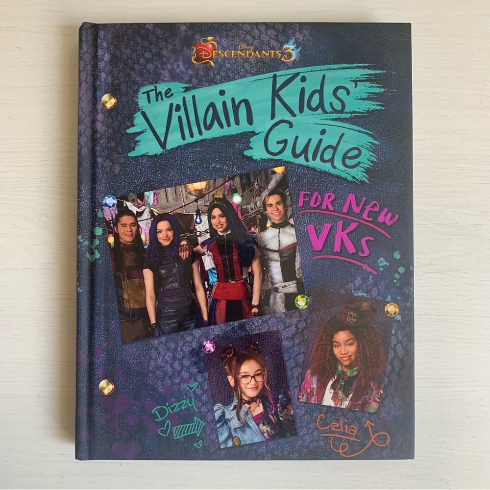 Descendants 3 The Villain Kids Guide by Disney Press